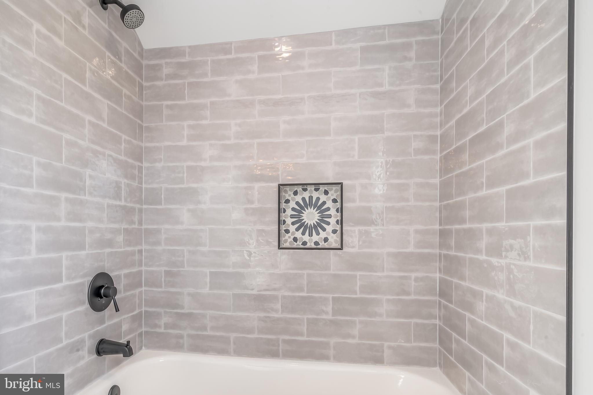 BUCKNELL MANOR - Residential