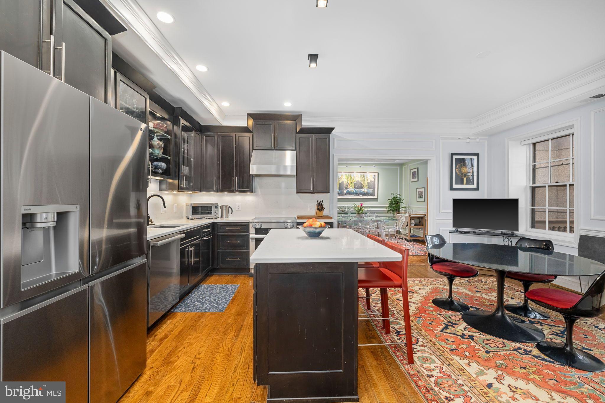 1537 30TH STREET NW D32