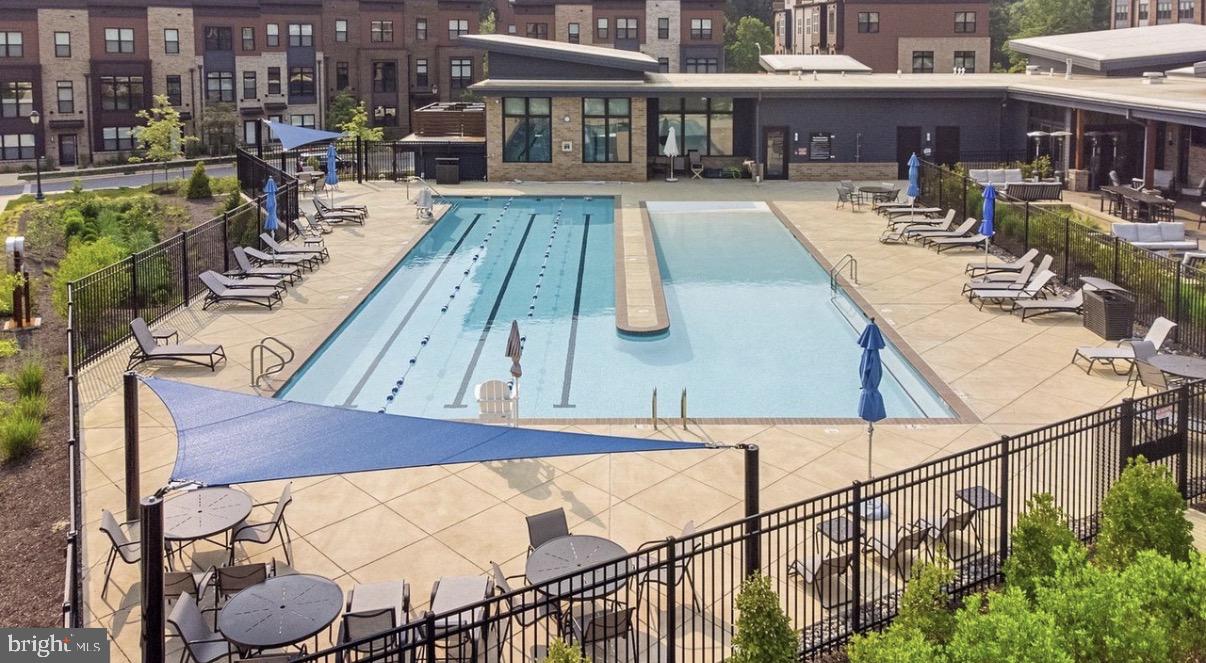 TOWER OAKS - Residential