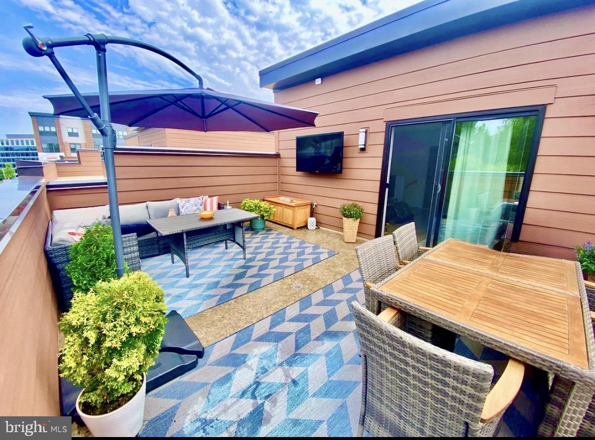 TOWER OAKS - Residential