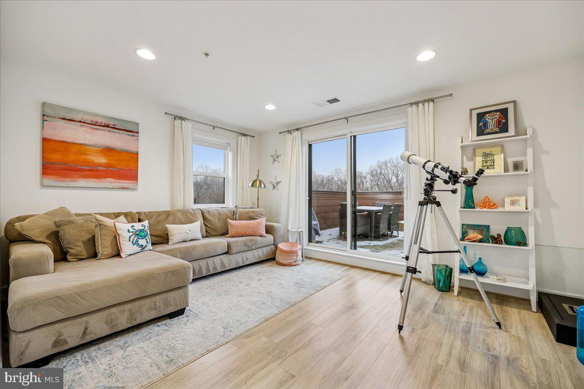 TOWER OAKS - Residential