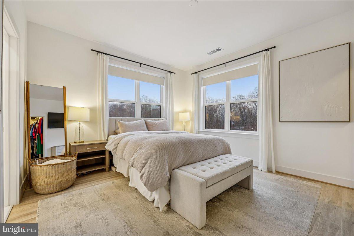 TOWER OAKS - Residential