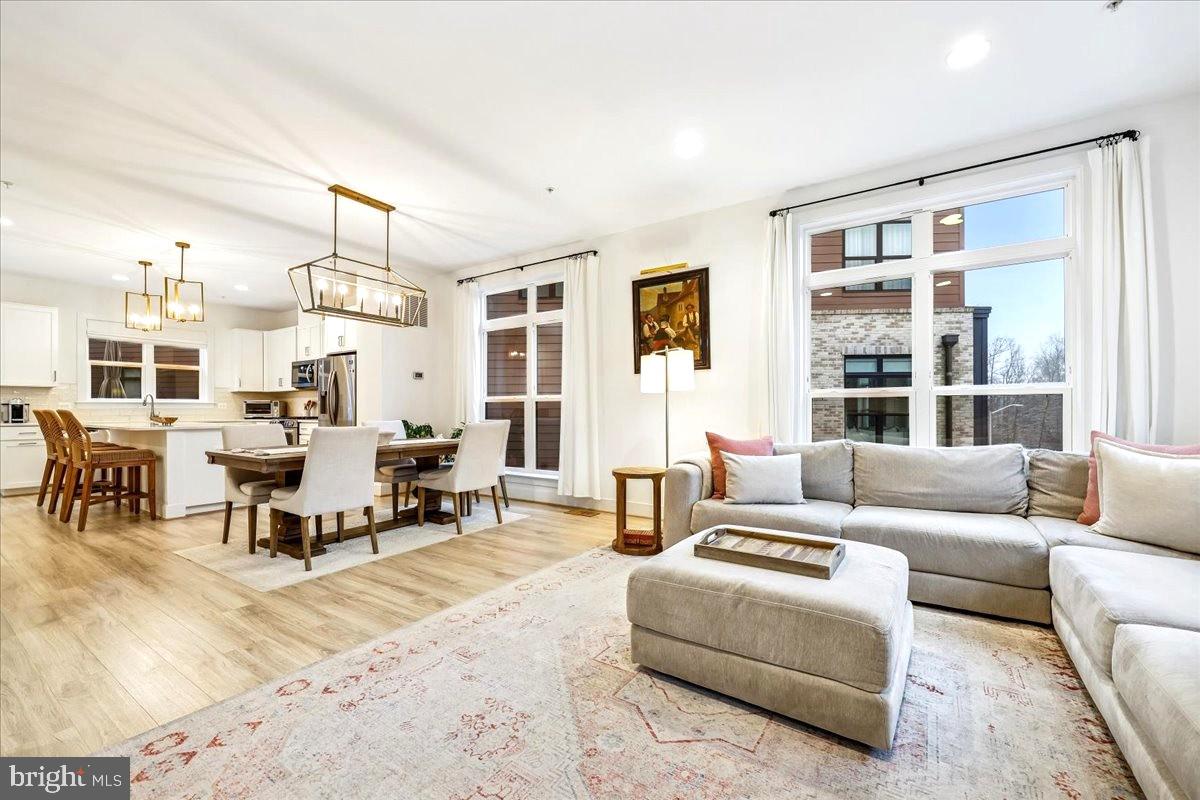 TOWER OAKS - Residential