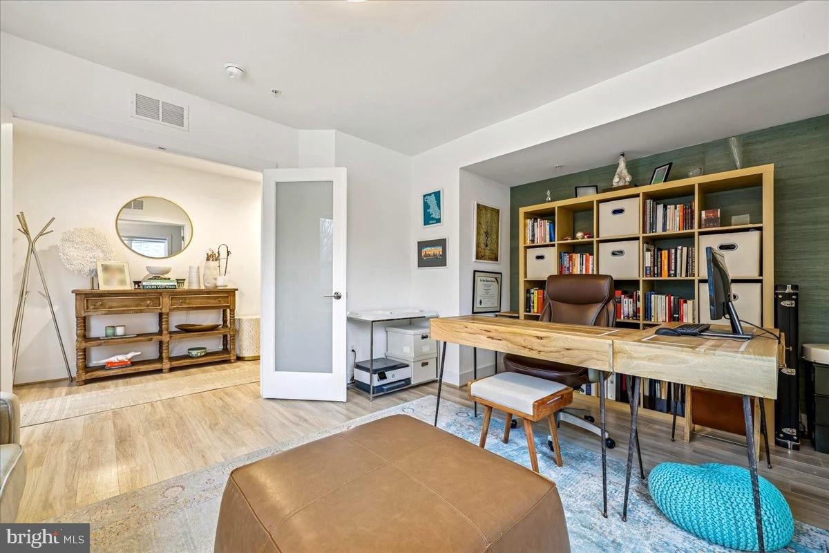 TOWER OAKS - Residential