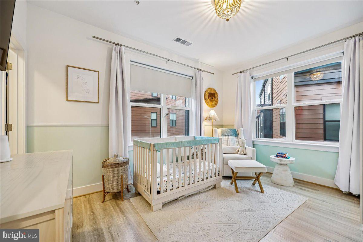 TOWER OAKS - Residential