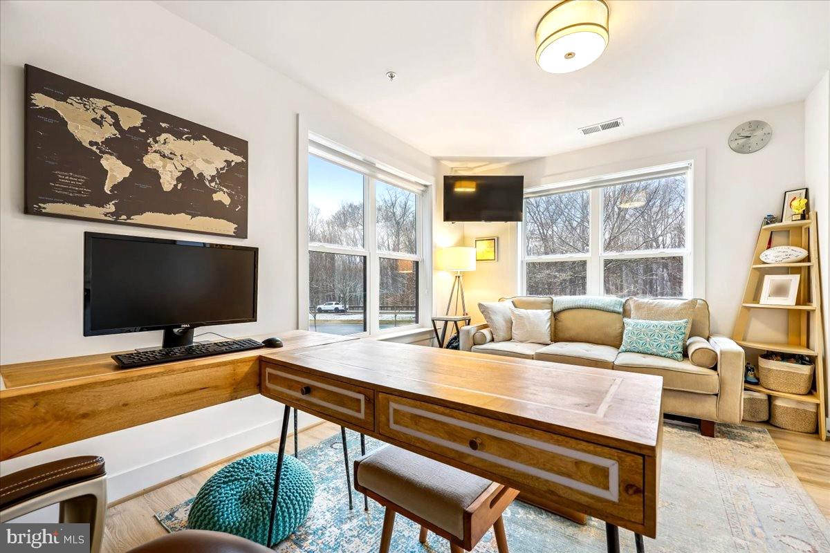 TOWER OAKS - Residential