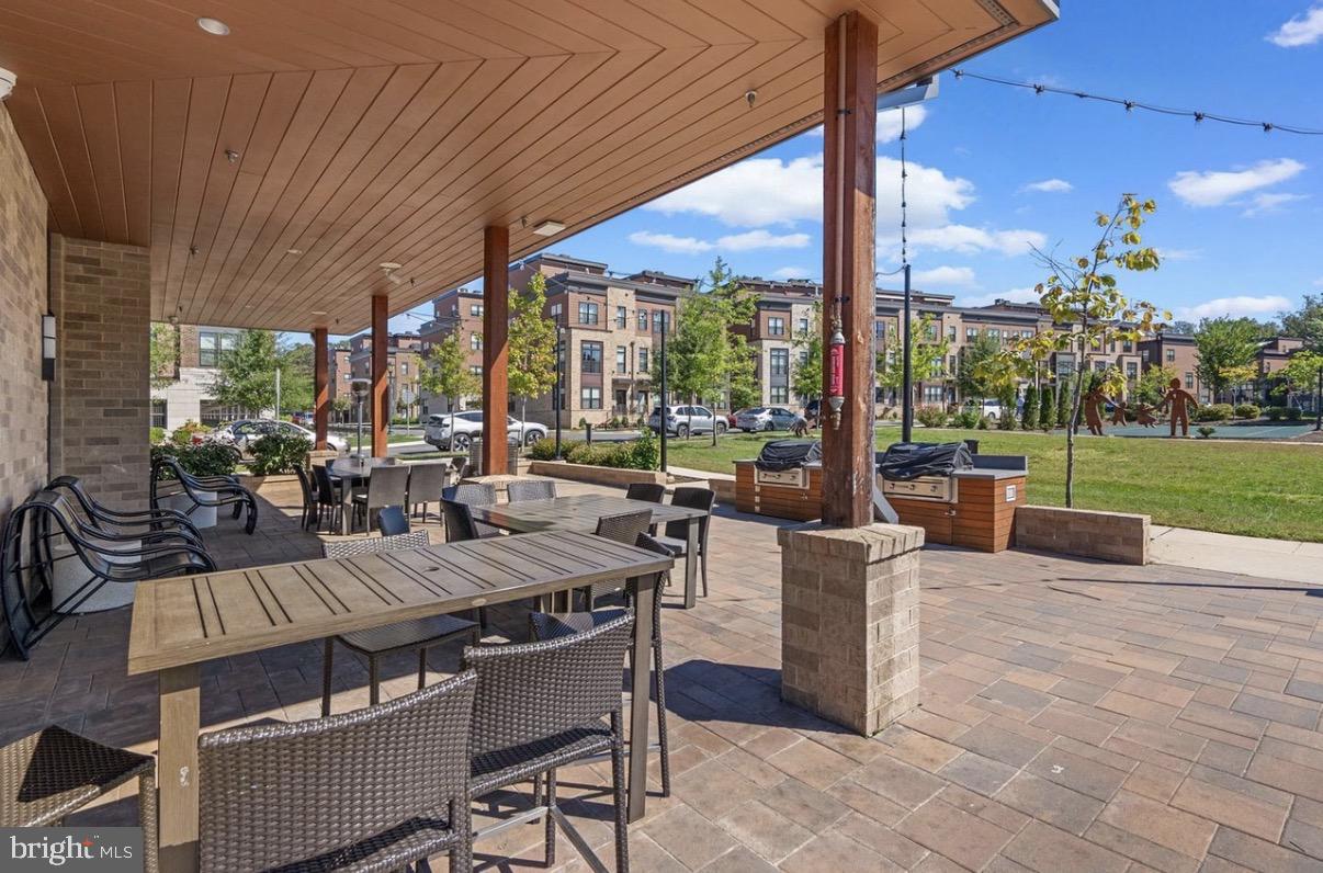 TOWER OAKS - Residential