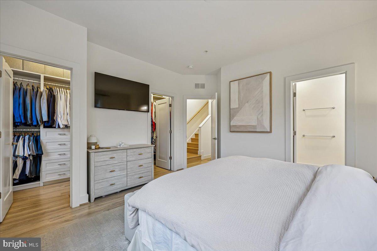 TOWER OAKS - Residential