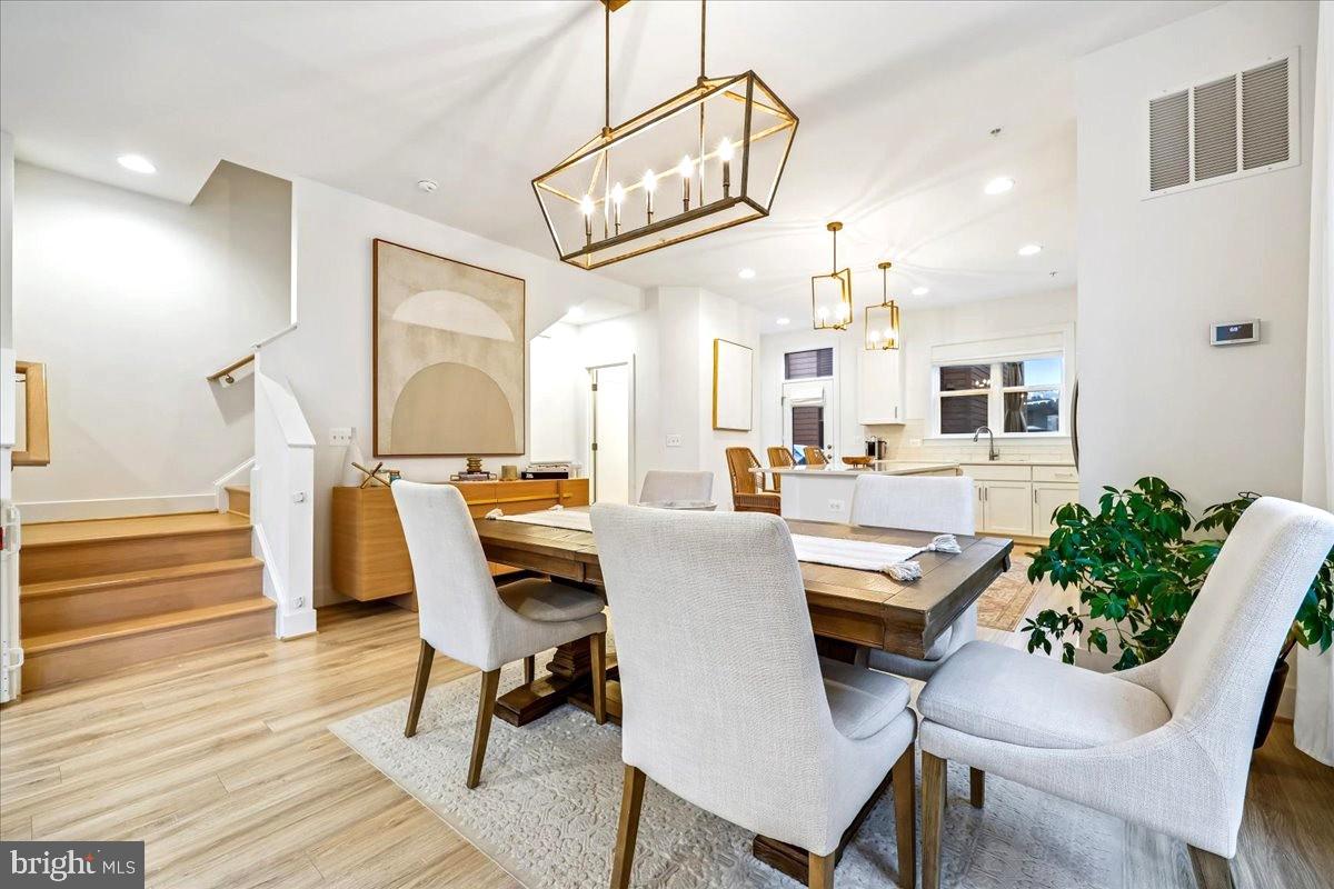 TOWER OAKS - Residential