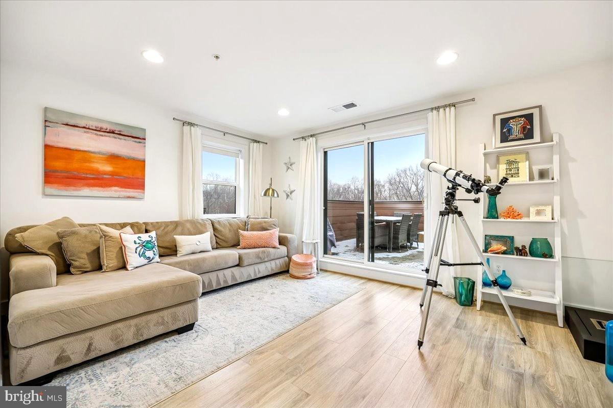 TOWER OAKS - Residential