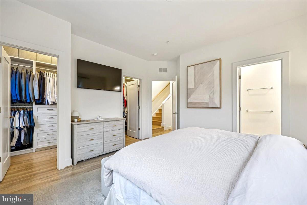 TOWER OAKS - Residential