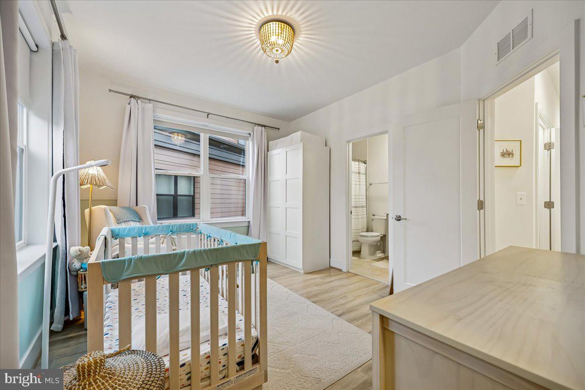 TOWER OAKS - Residential