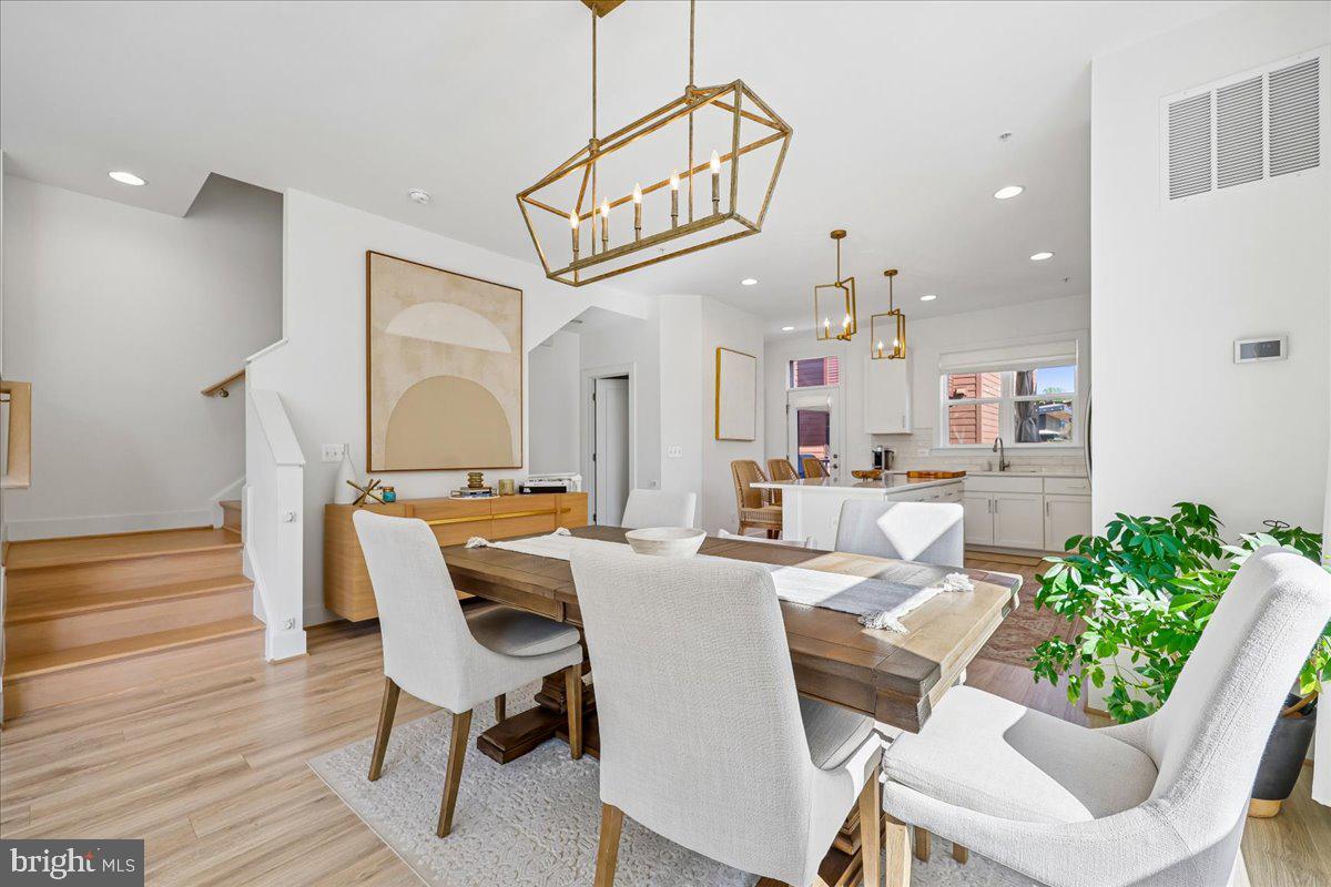 TOWER OAKS - Residential