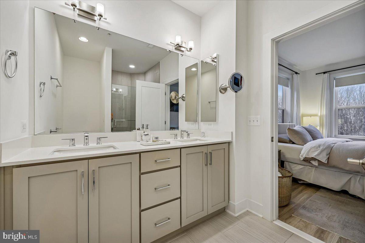 TOWER OAKS - Residential