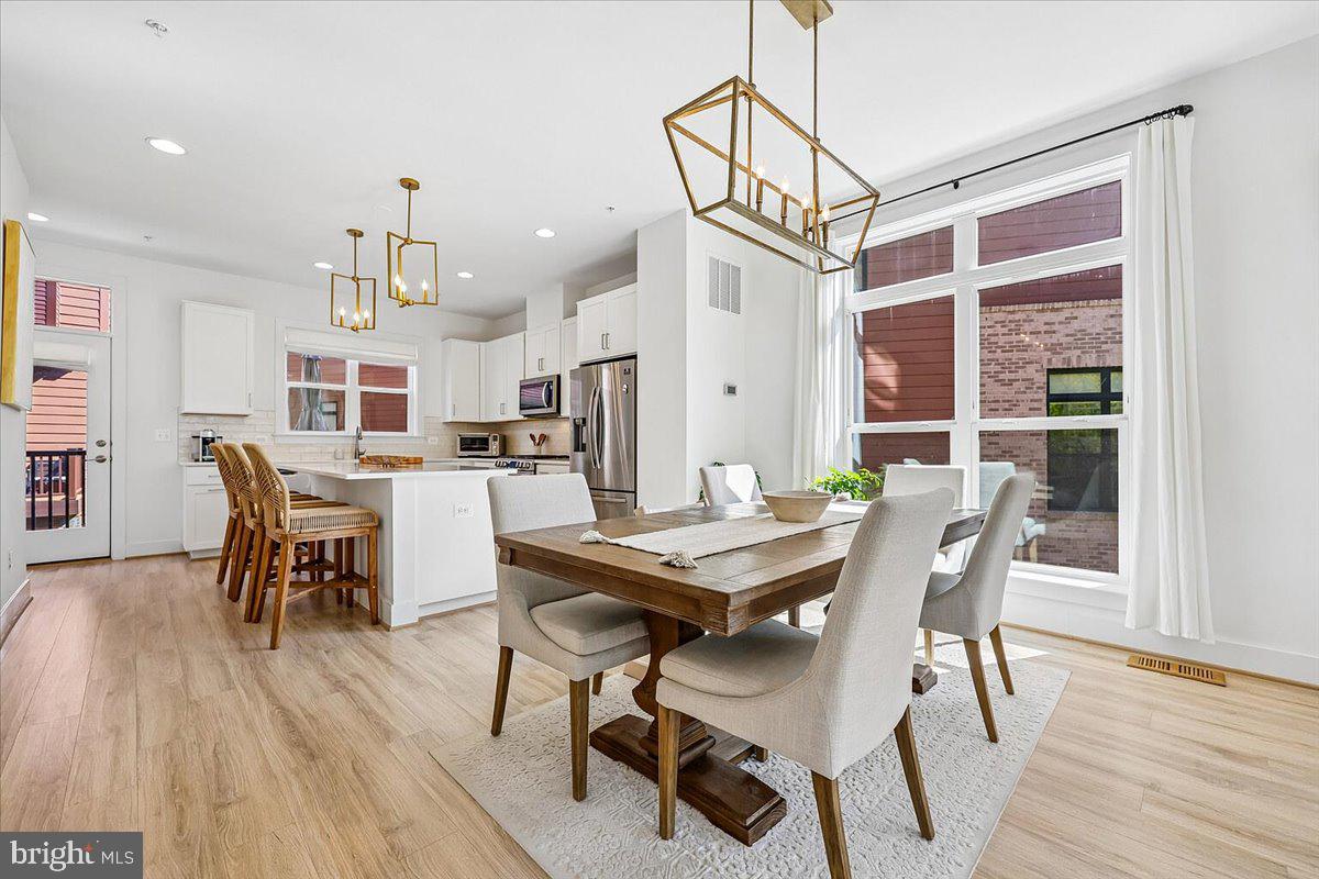 TOWER OAKS - Residential