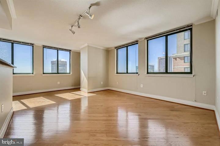 INNER HARBOR - Residential Lease