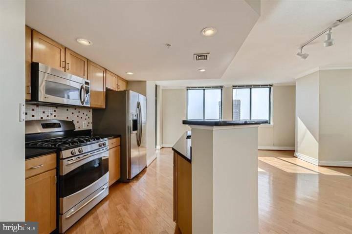 INNER HARBOR - Residential Lease