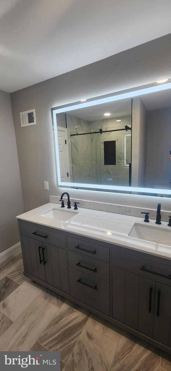 CLOVER HILL - Residential