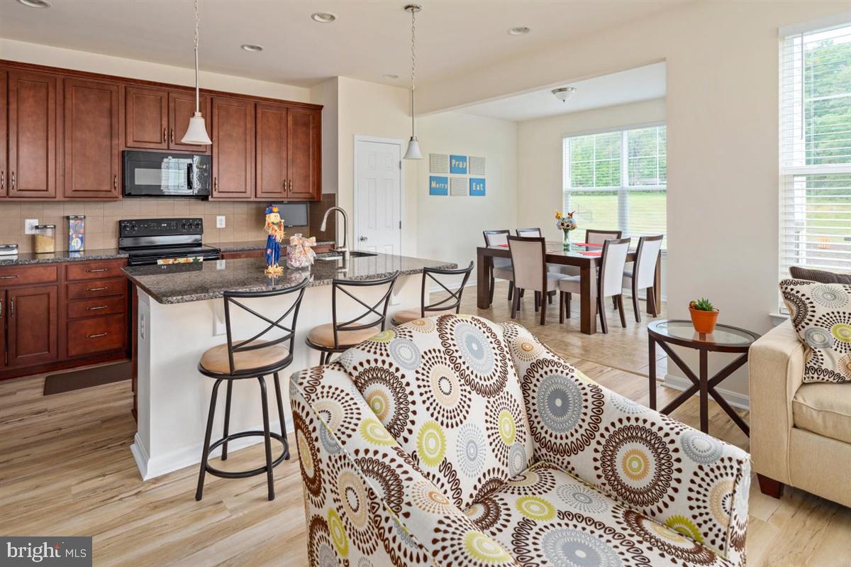 WELLSPRING HILLS - Residential