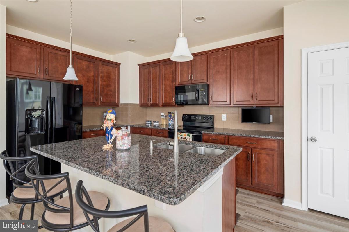 WELLSPRING HILLS - Residential