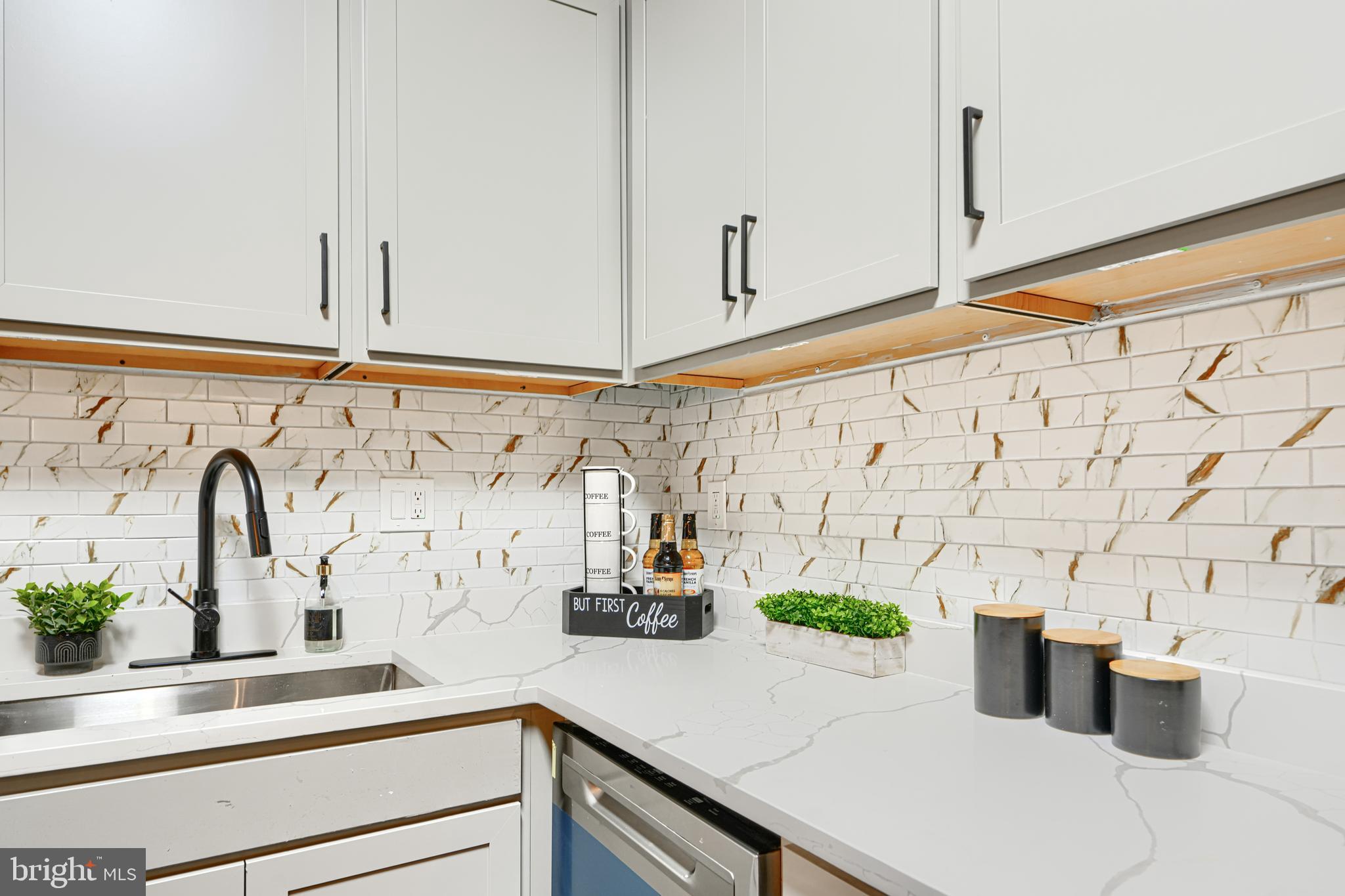 BIDDLE STREET - Residential