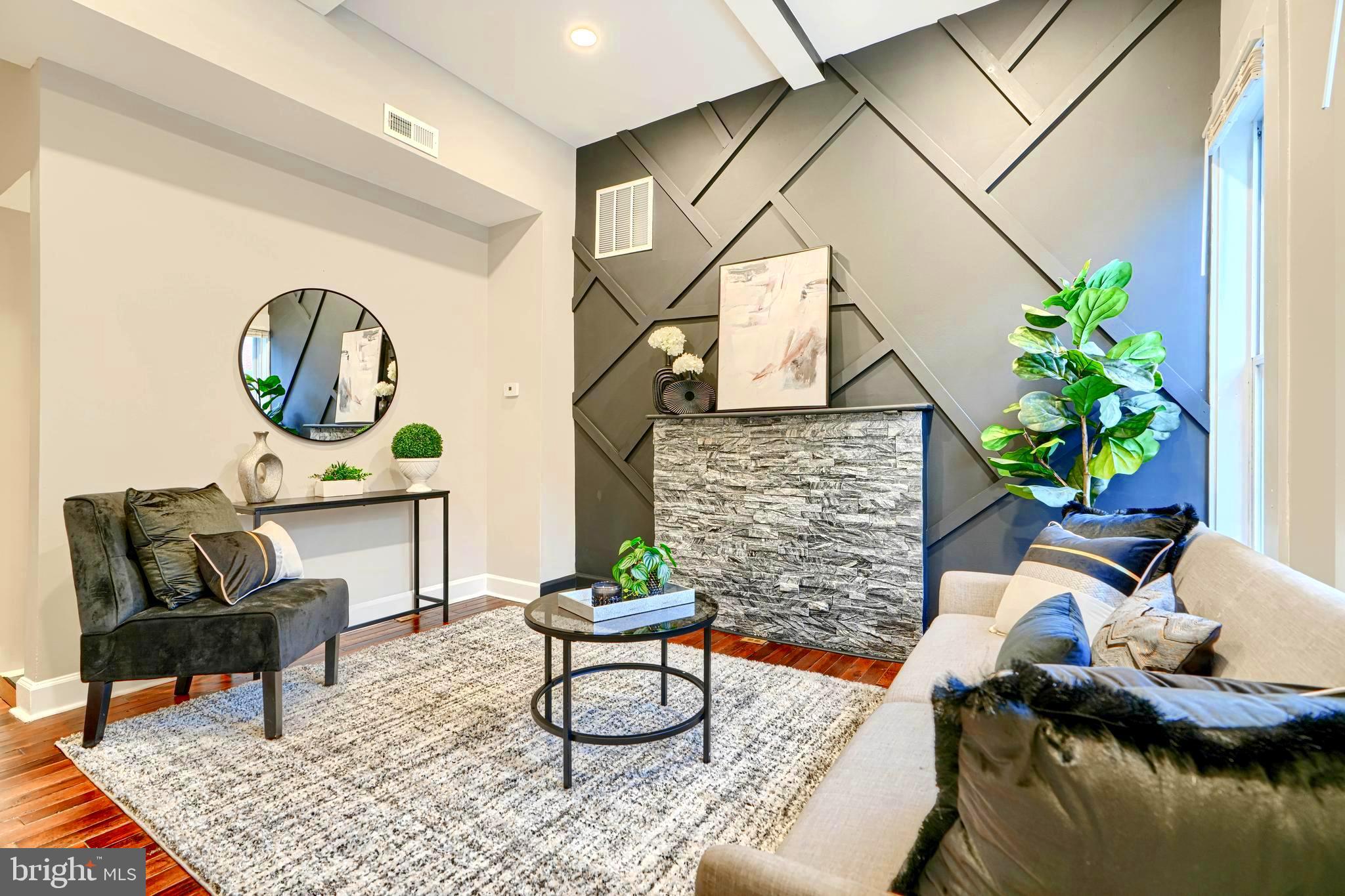 BIDDLE STREET - Residential