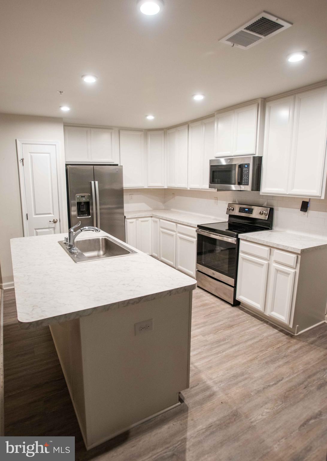 HERON PONDS - Residential