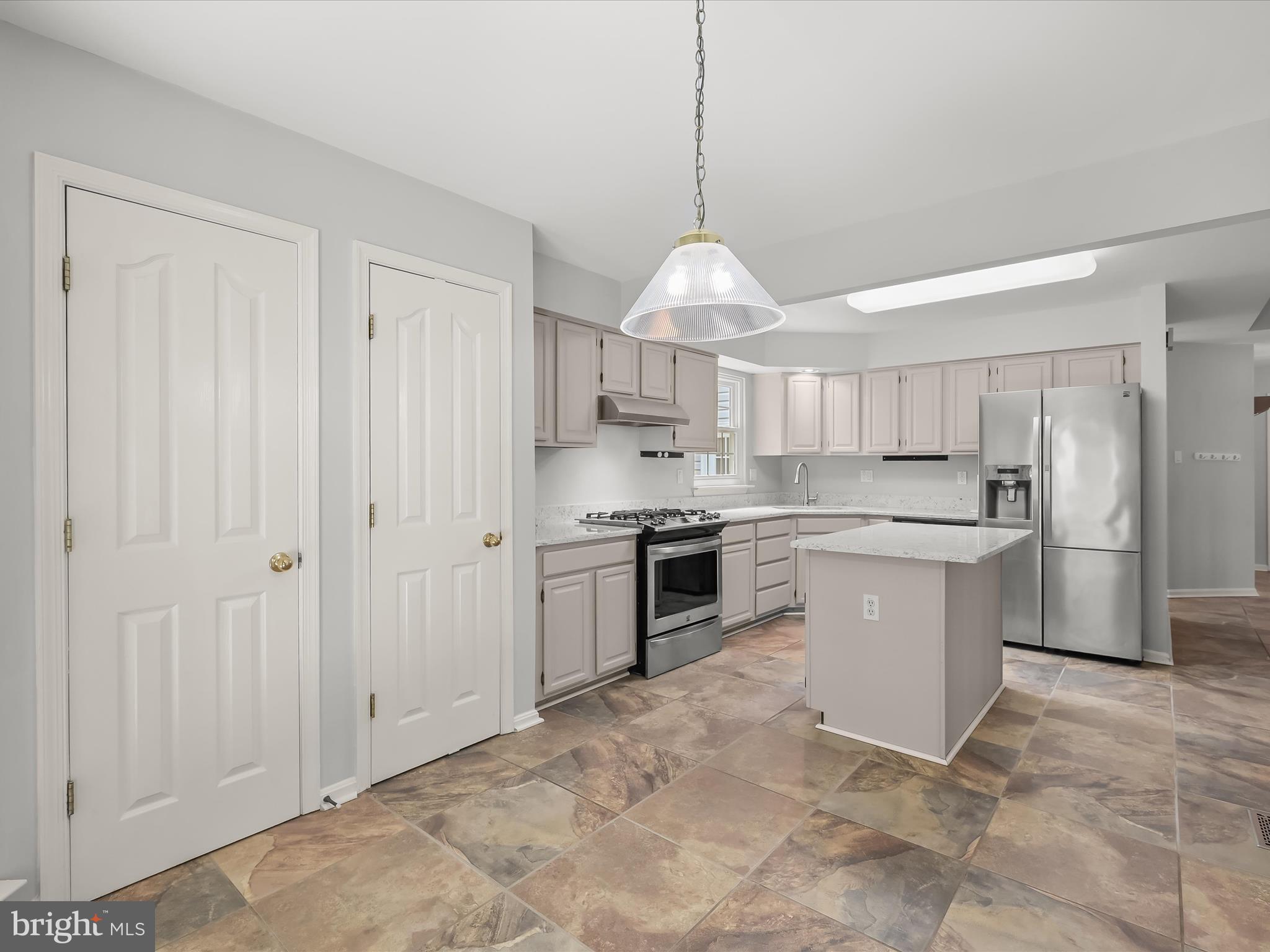 VILLAGE OF RIVER HILL - Residential