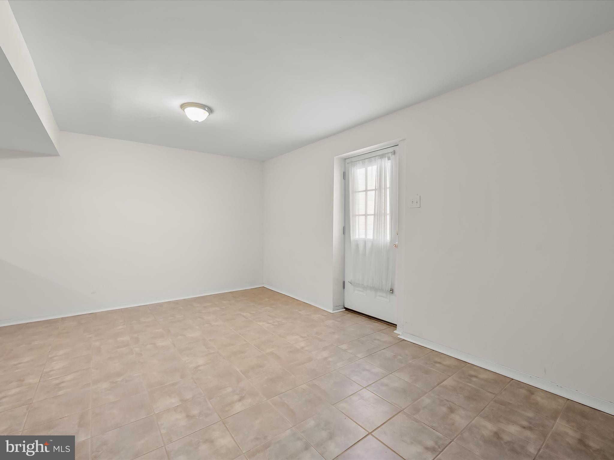 VILLAGE OF RIVER HILL - Residential