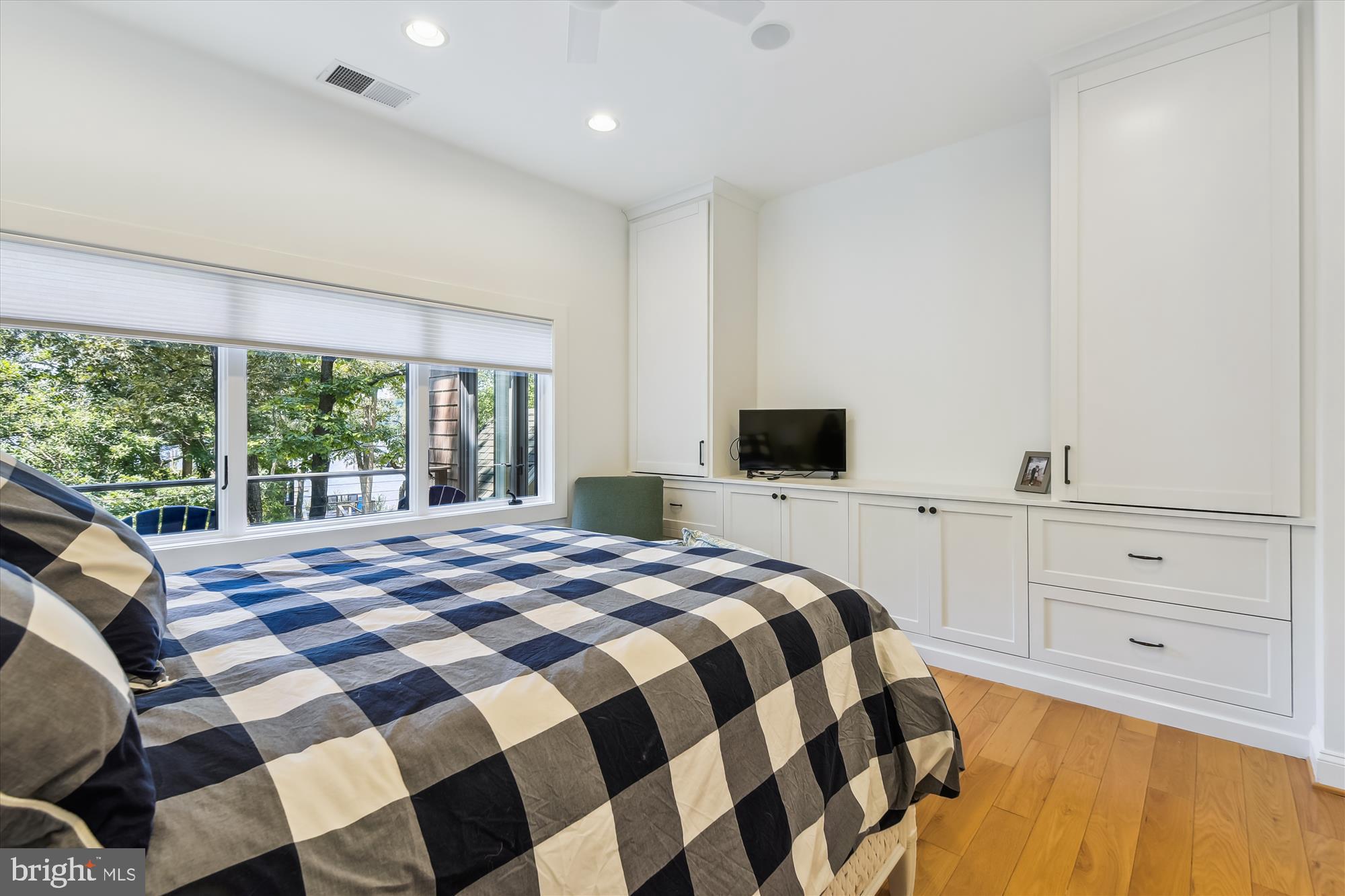 REGULARS - Residential