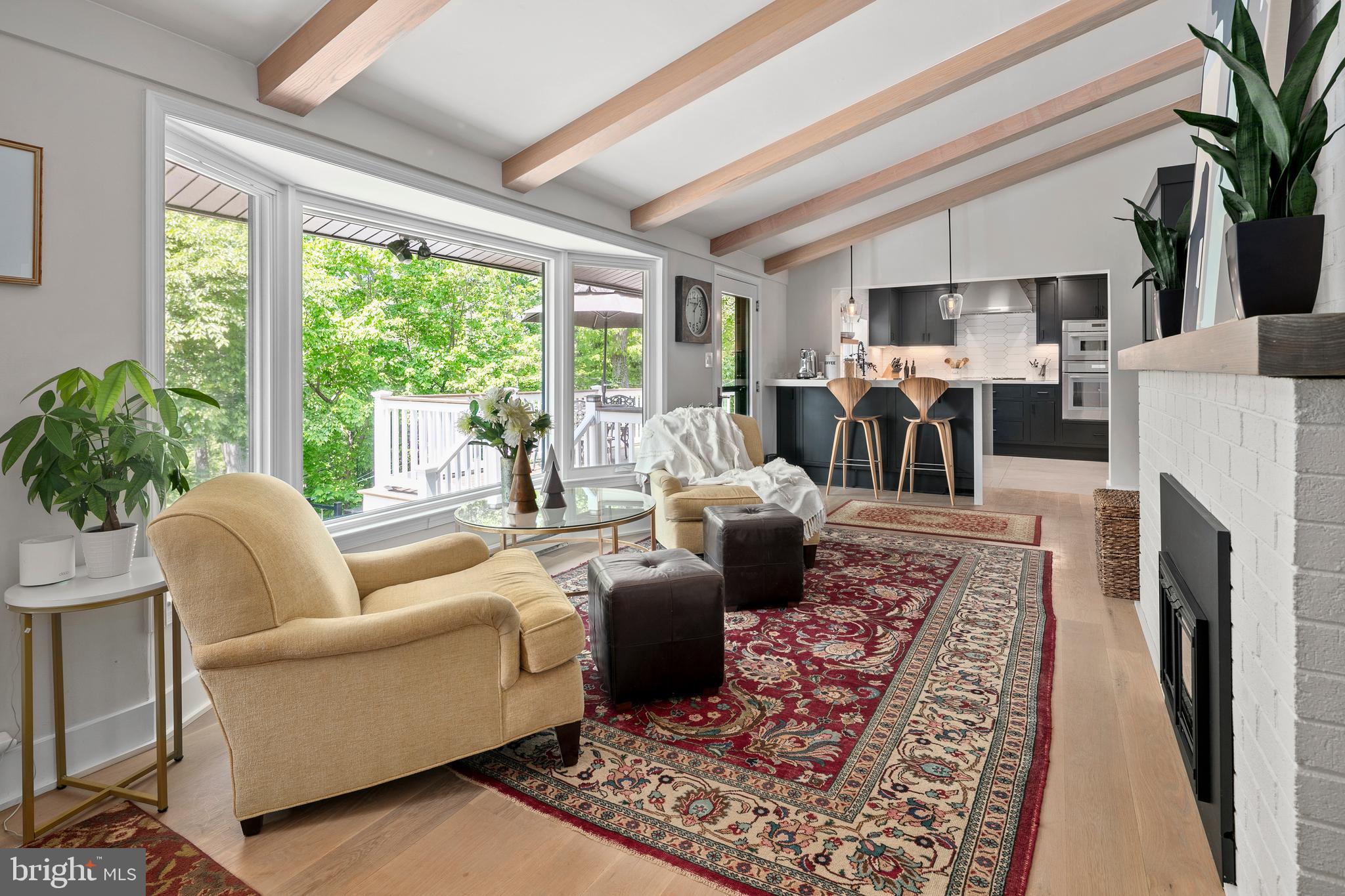 LYON VILLAGE - Residential