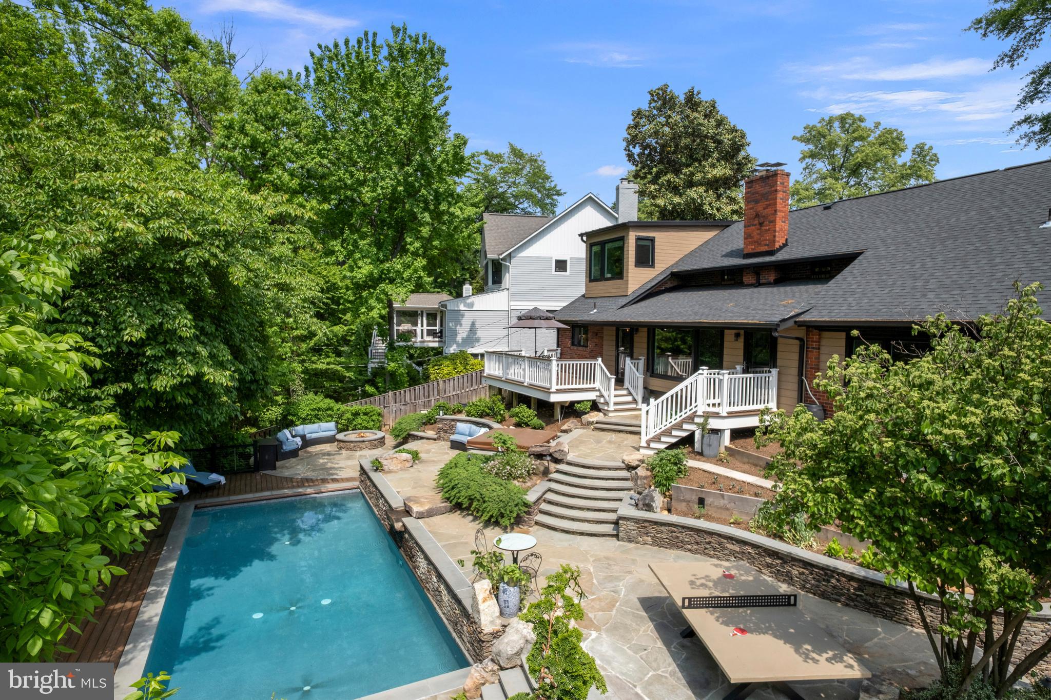 LYON VILLAGE - Residential