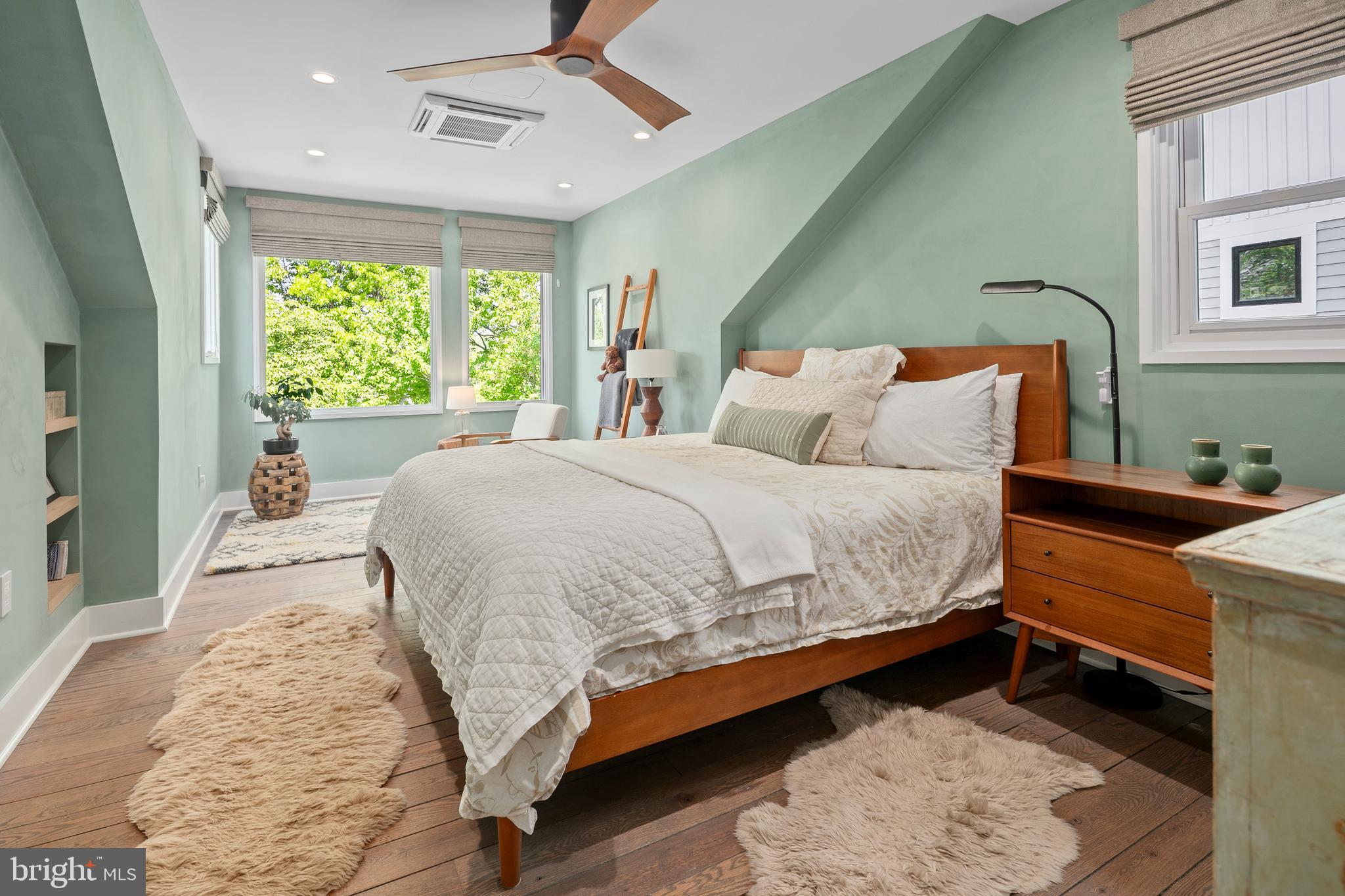 LYON VILLAGE - Residential