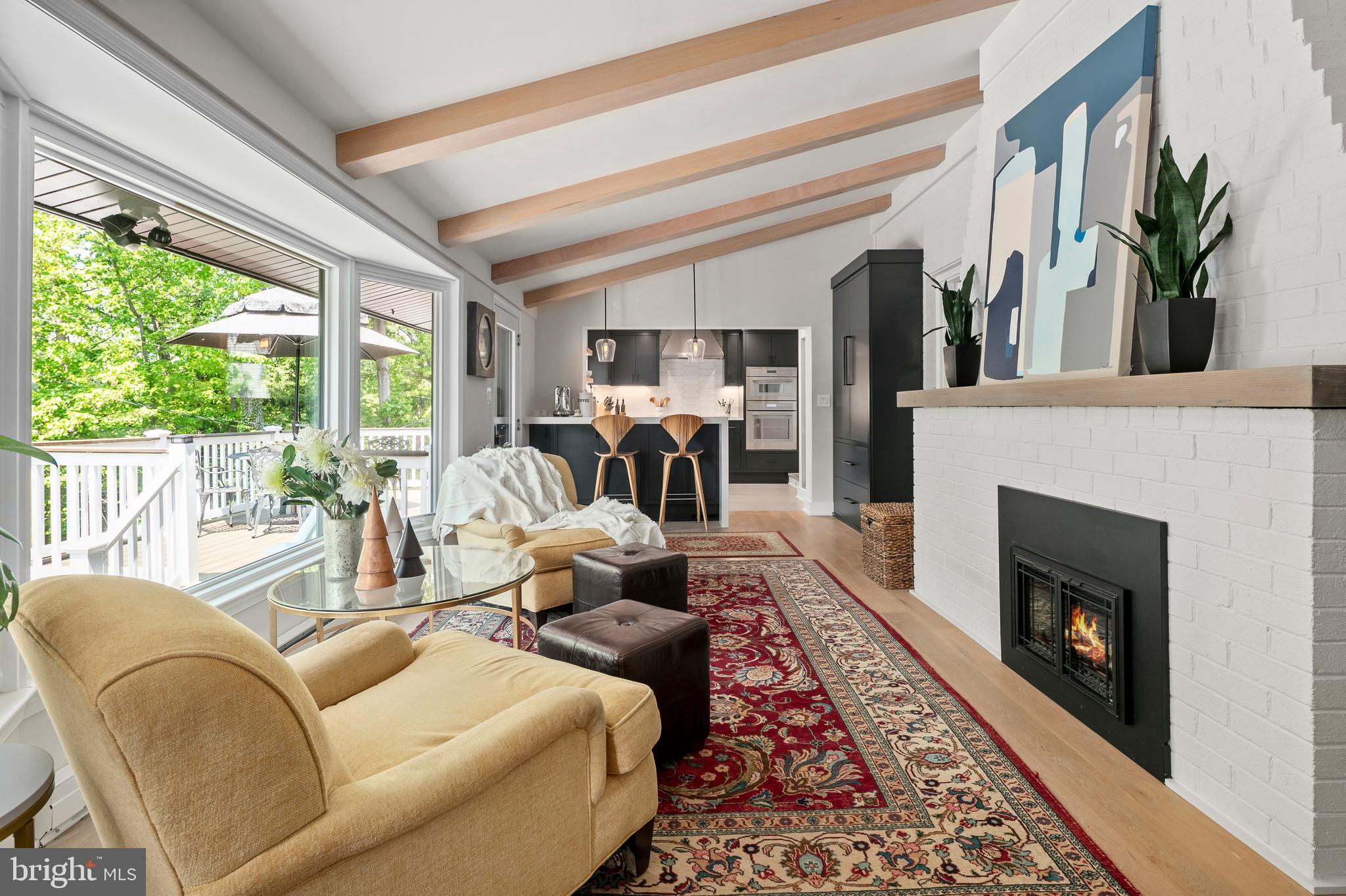 LYON VILLAGE - Residential