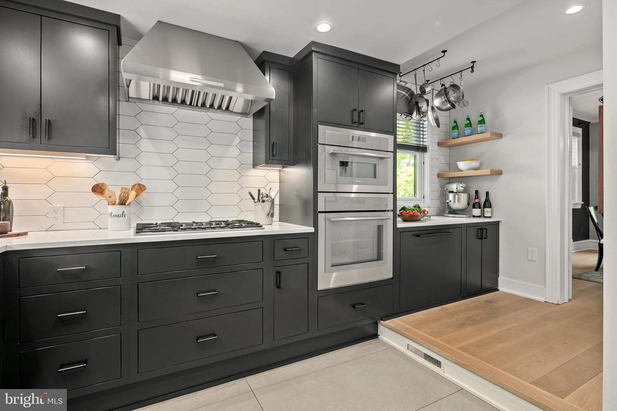 LYON VILLAGE - Residential