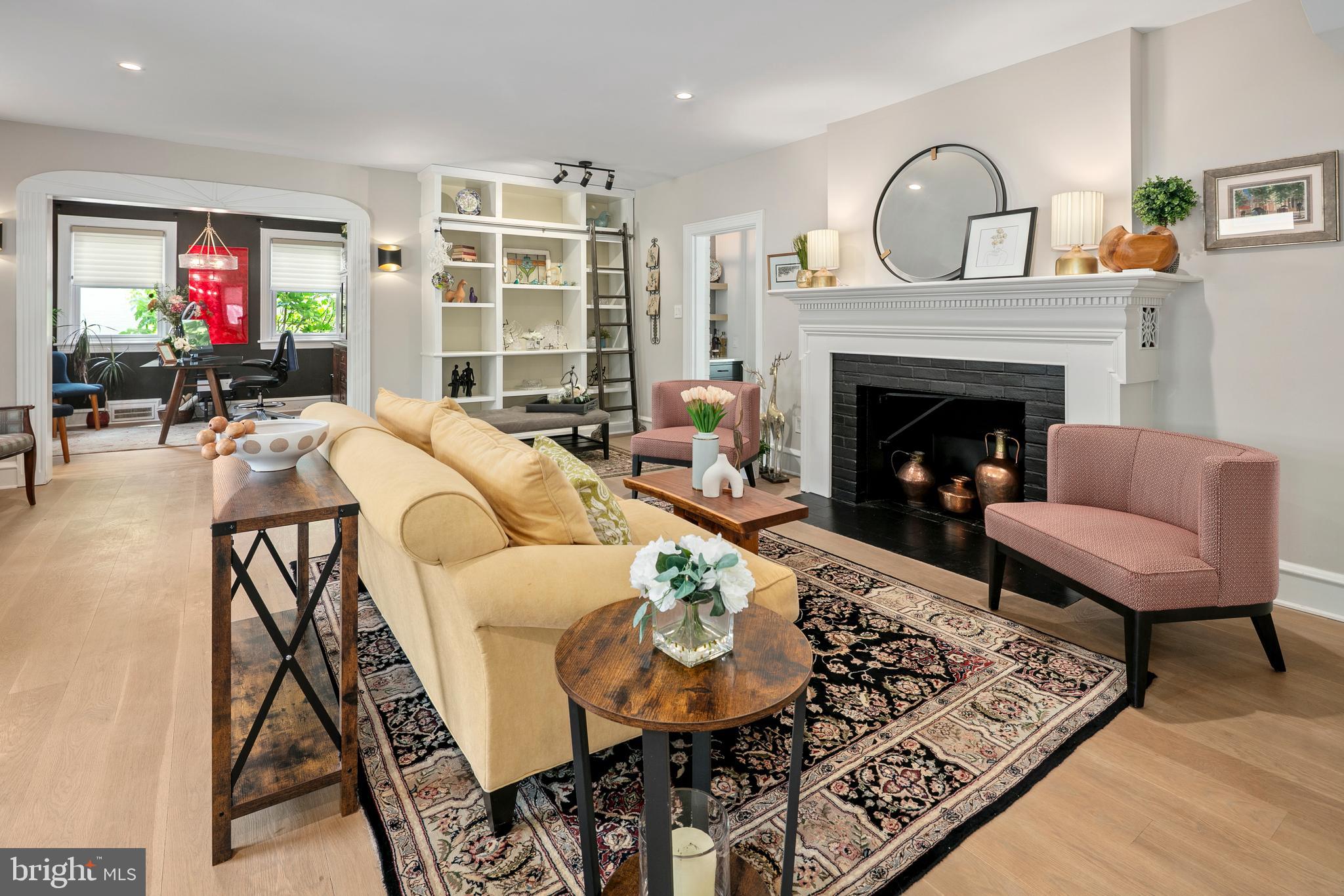 LYON VILLAGE - Residential