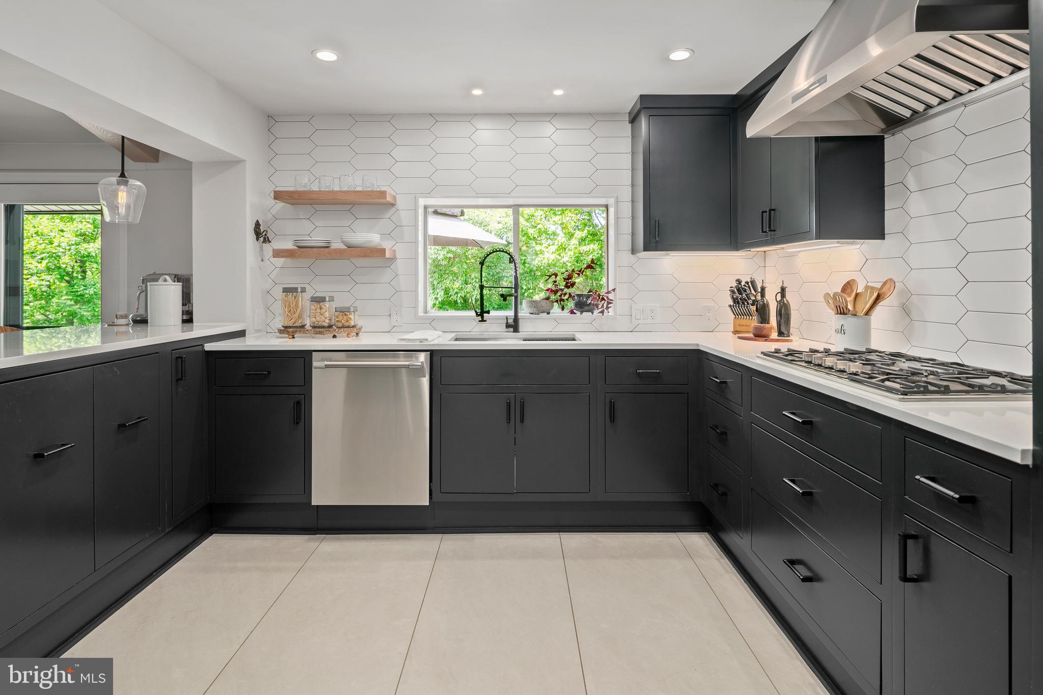 LYON VILLAGE - Residential