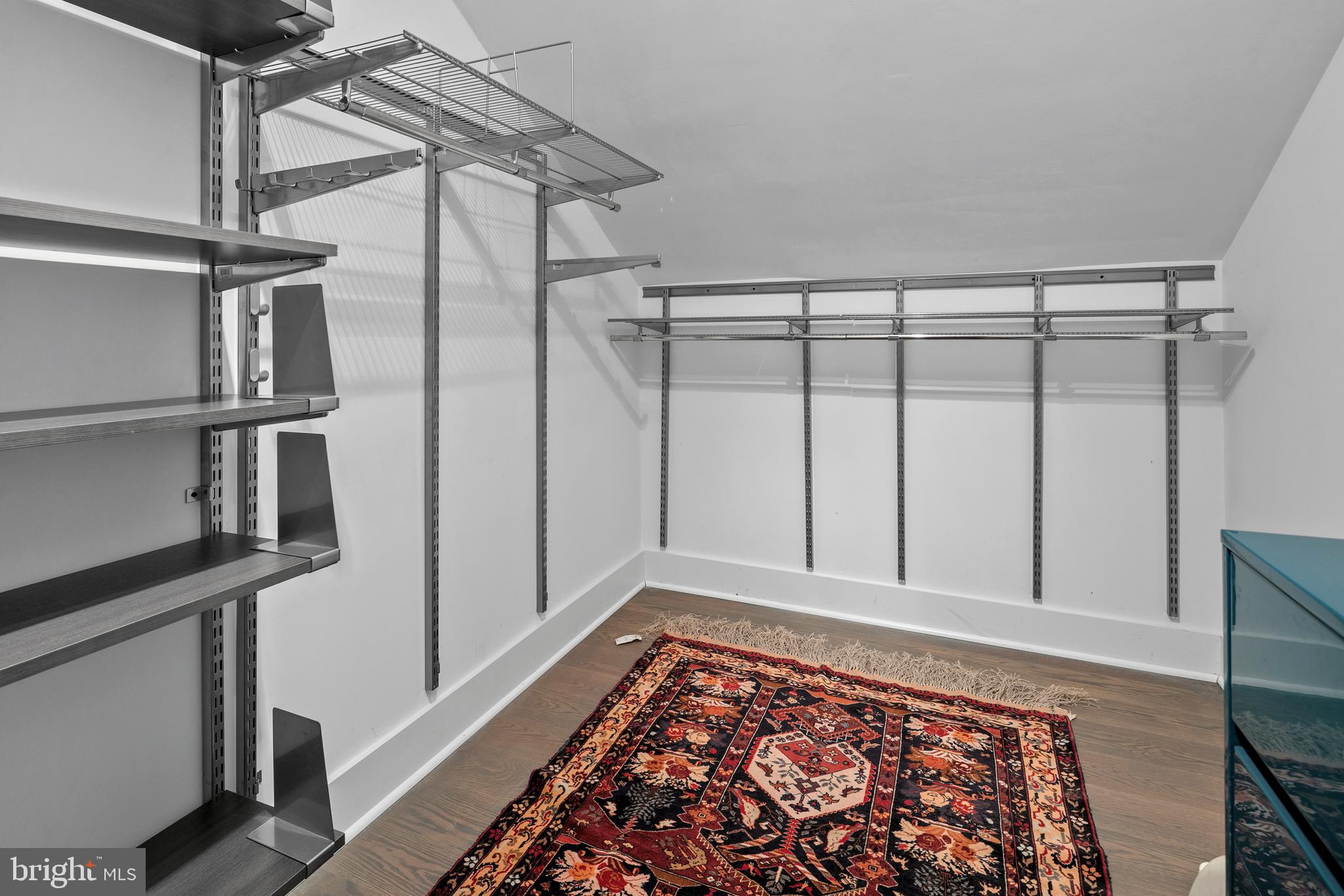 LYON VILLAGE - Residential