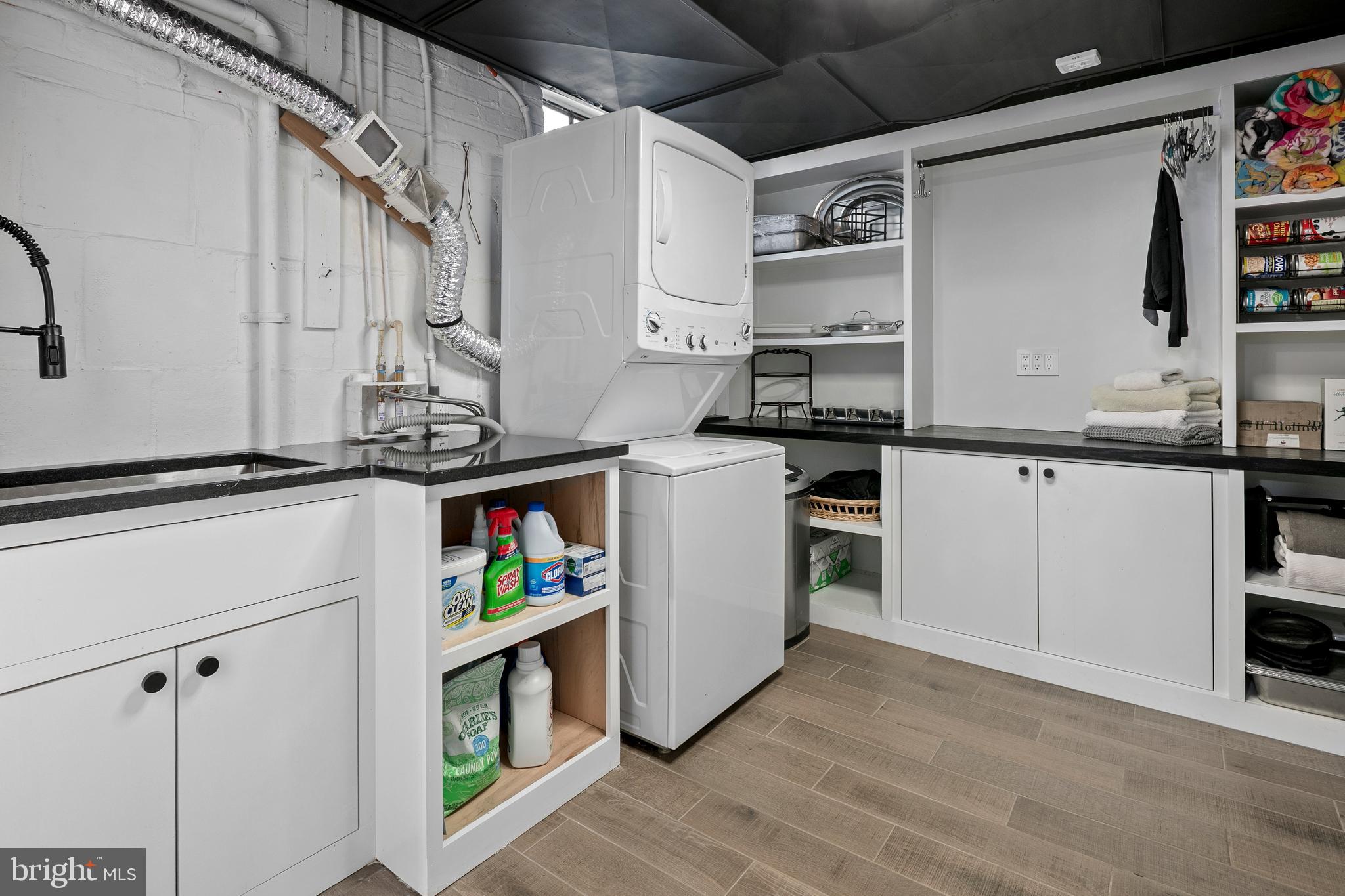 LYON VILLAGE - Residential