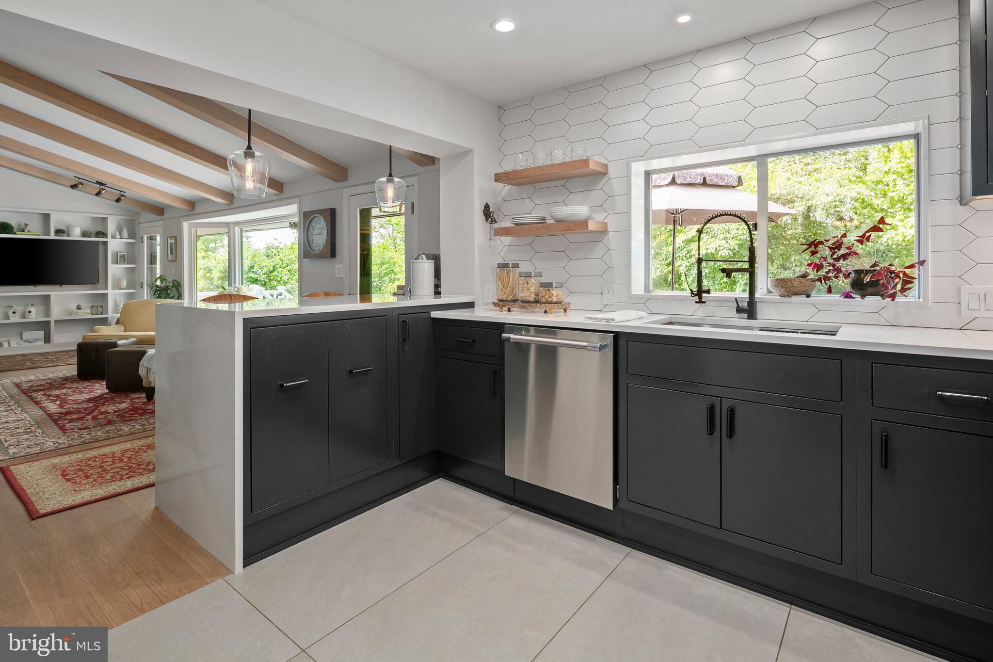 LYON VILLAGE - Residential