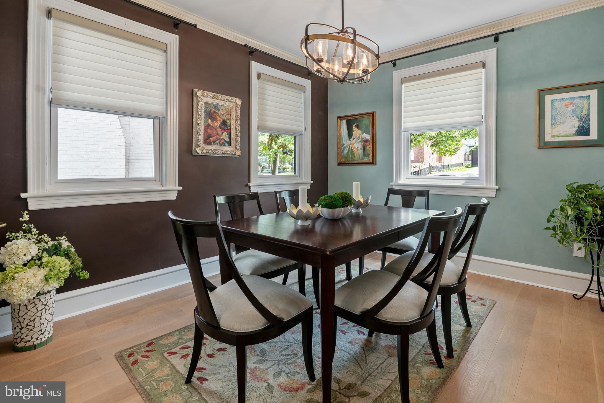 LYON VILLAGE - Residential