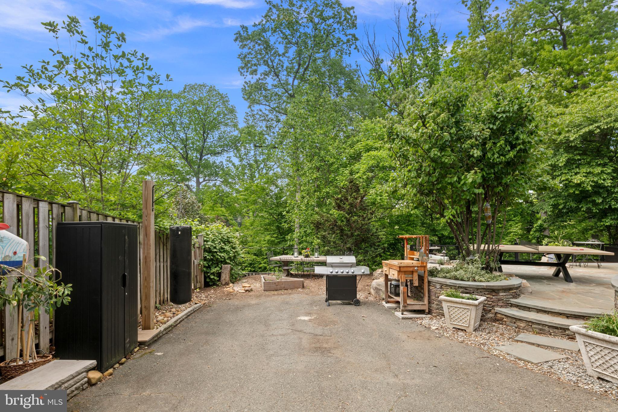 LYON VILLAGE - Residential