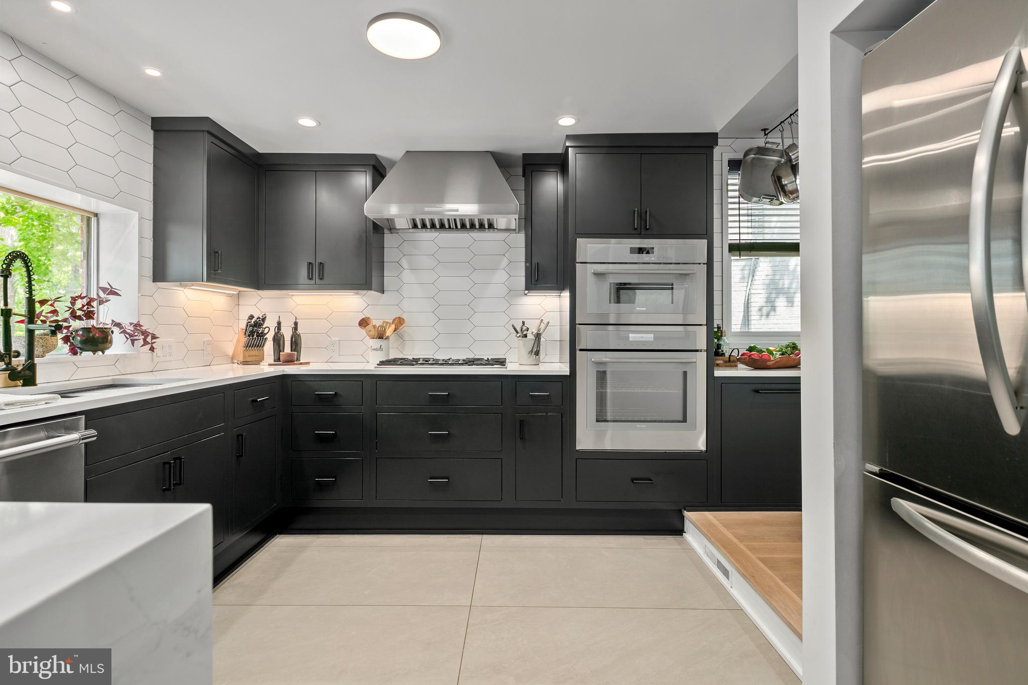 LYON VILLAGE - Residential