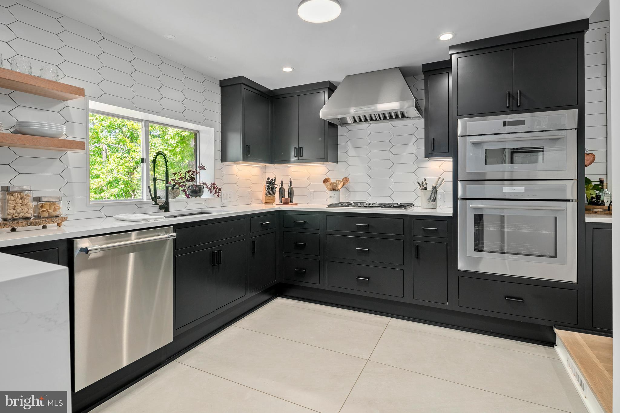 LYON VILLAGE - Residential