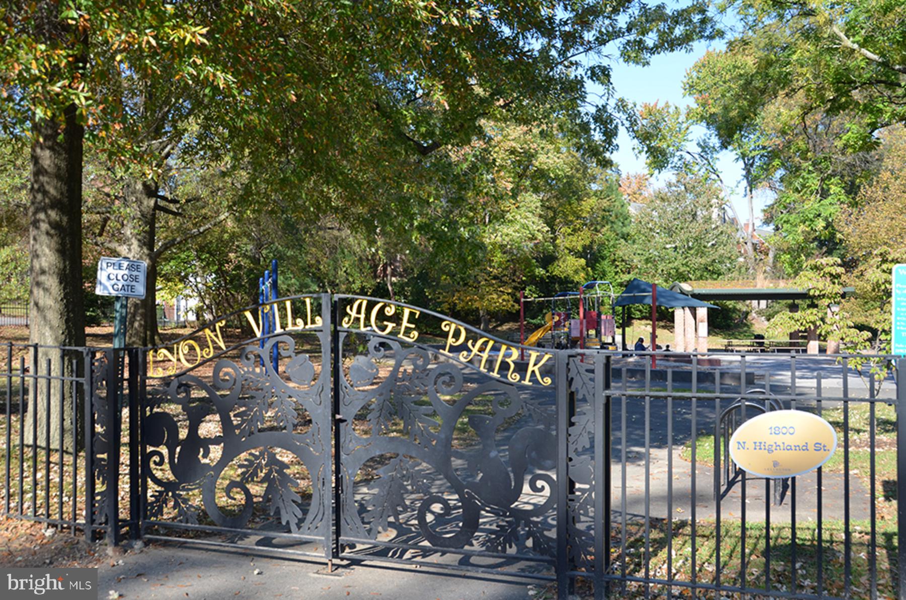 LYON VILLAGE - Residential