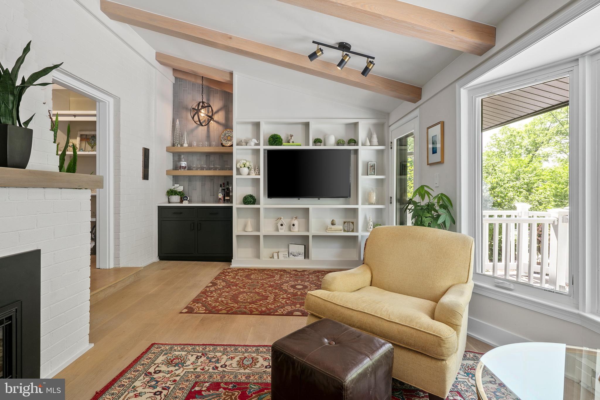 LYON VILLAGE - Residential