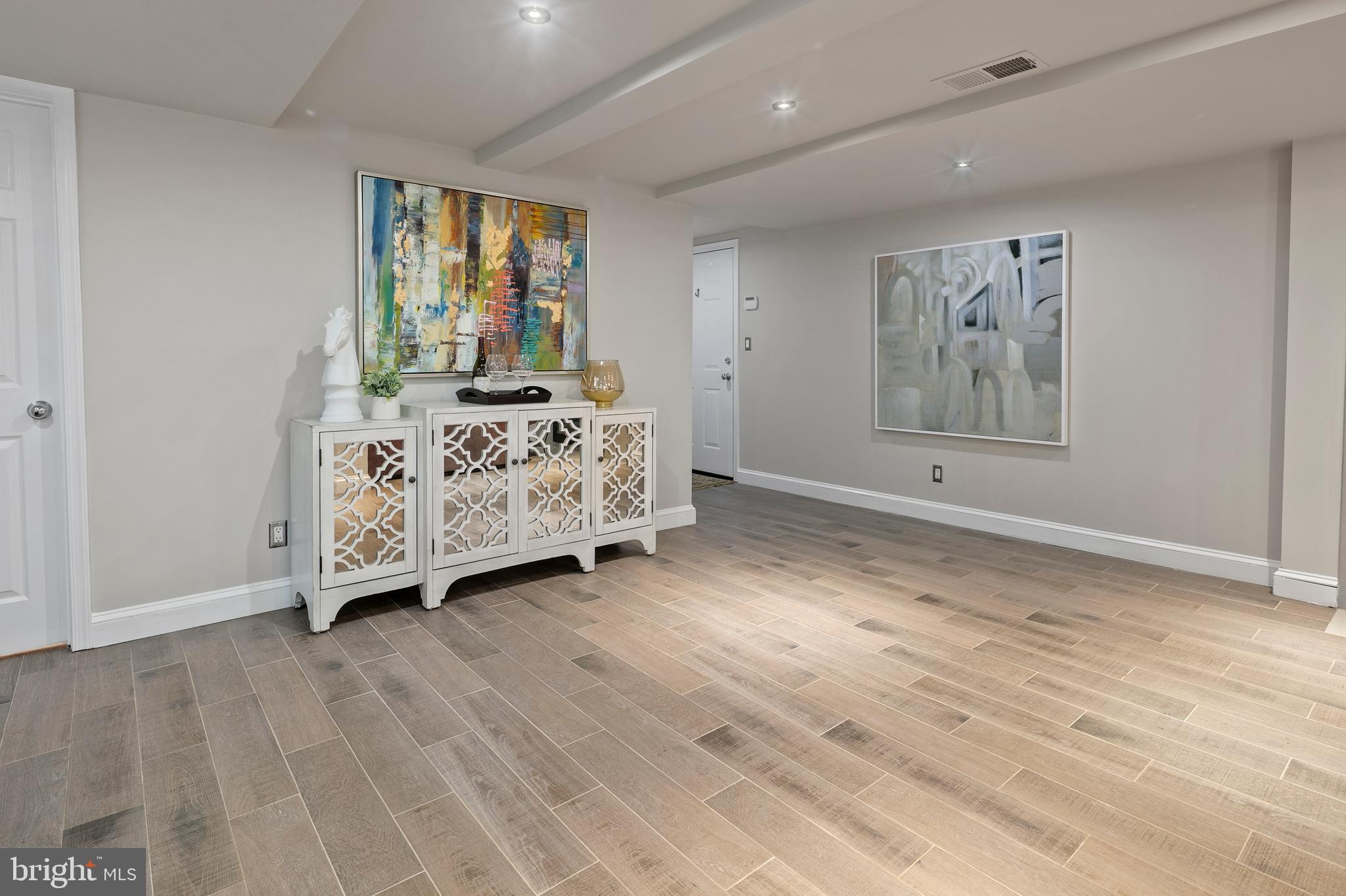 LYON VILLAGE - Residential