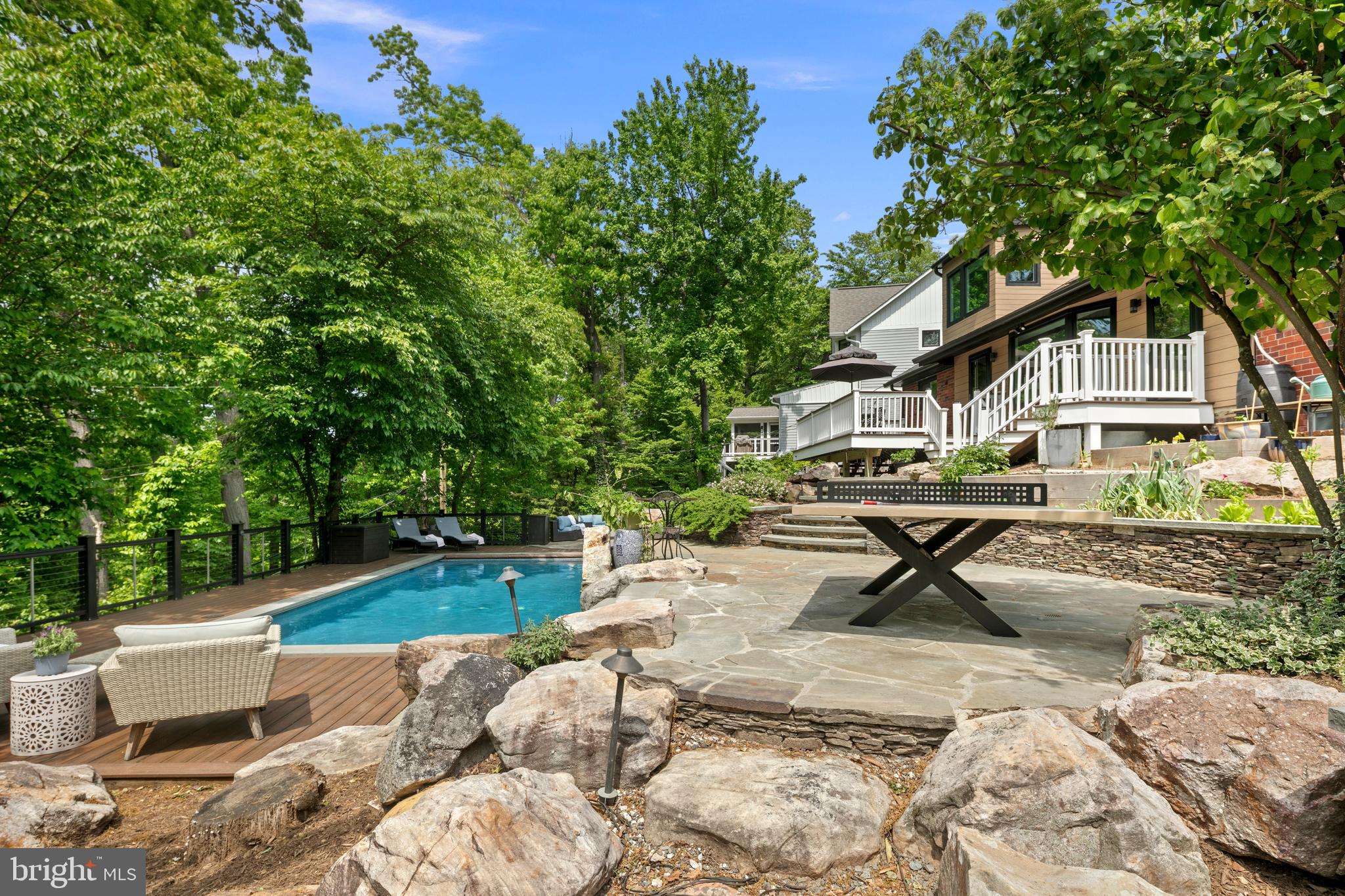 LYON VILLAGE - Residential