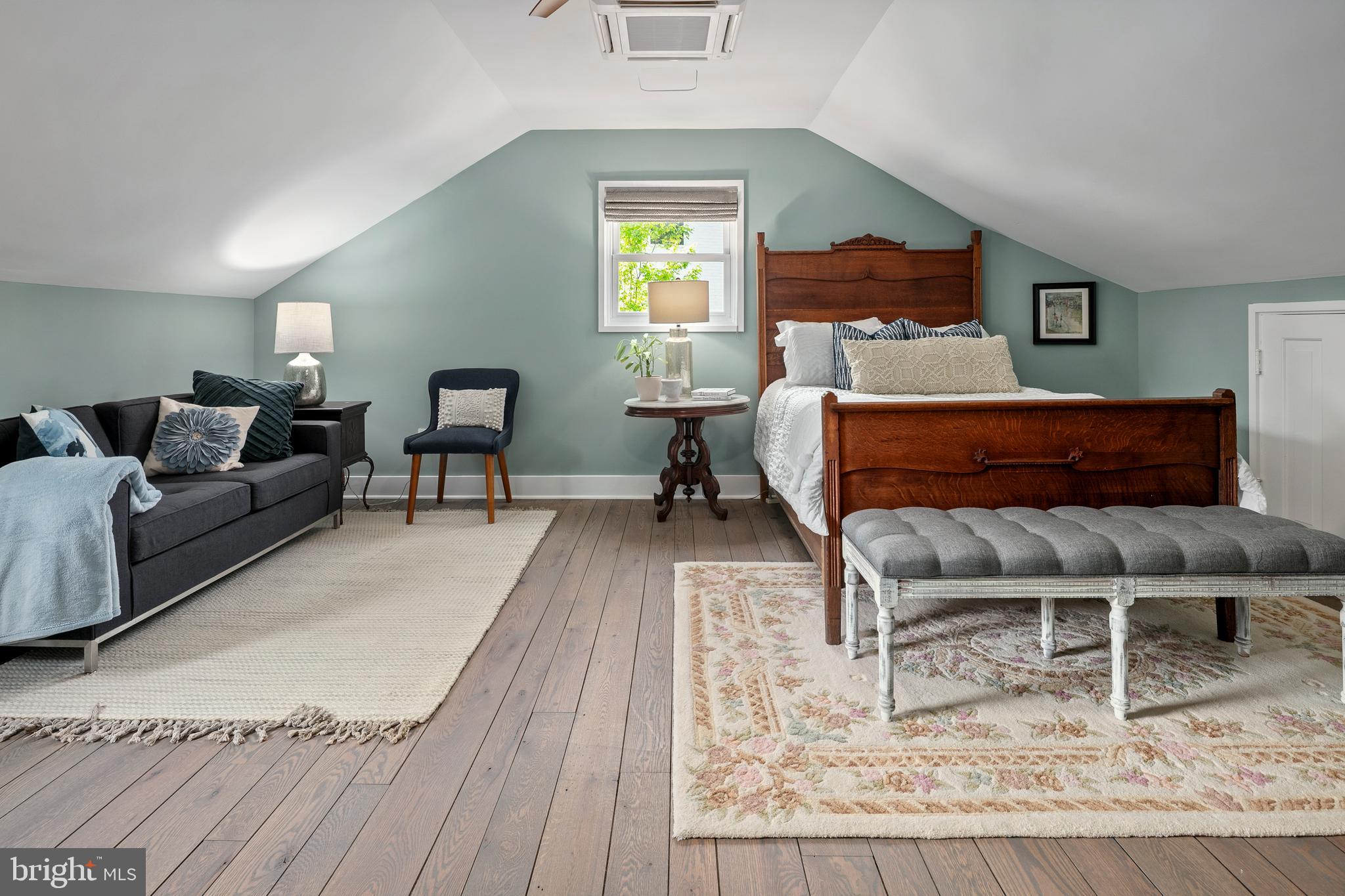 LYON VILLAGE - Residential