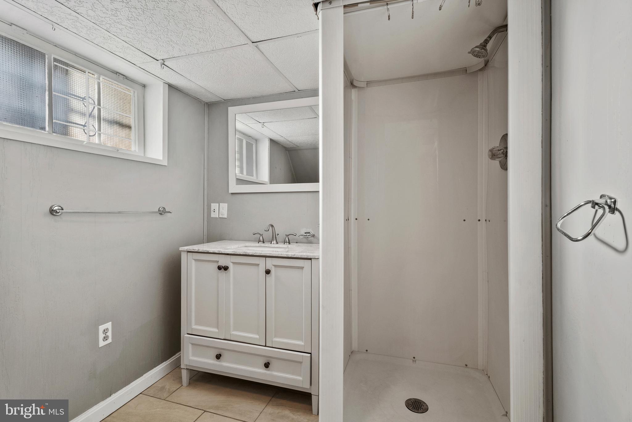 CAMPFIELD GARDENS - Residential